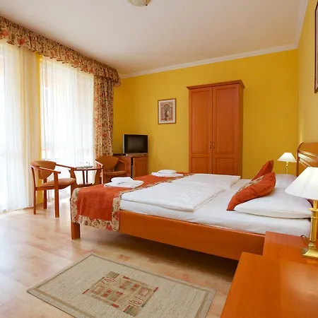 Jarja Hotel 3*