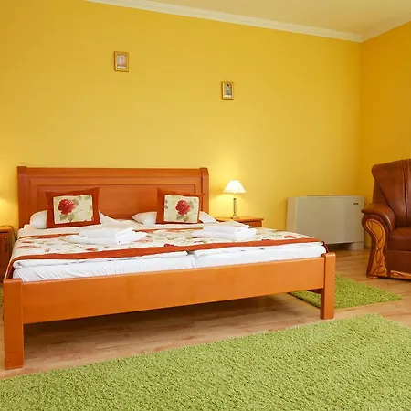 Jarja Hotel 3*