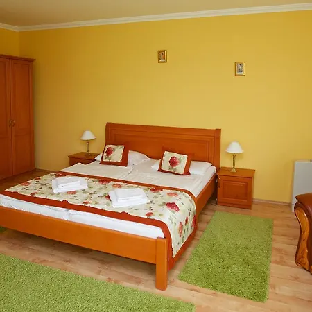 Jarja Hotel 3*