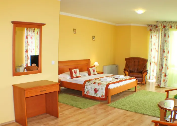 Jarja Hotel 3*