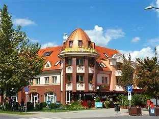 Jarja Hotel 3*
