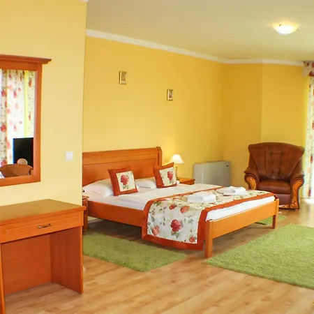 Jarja Hotel 3*