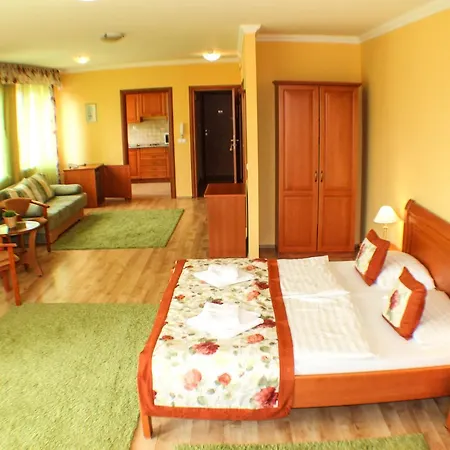 Hotel Jarja 3*