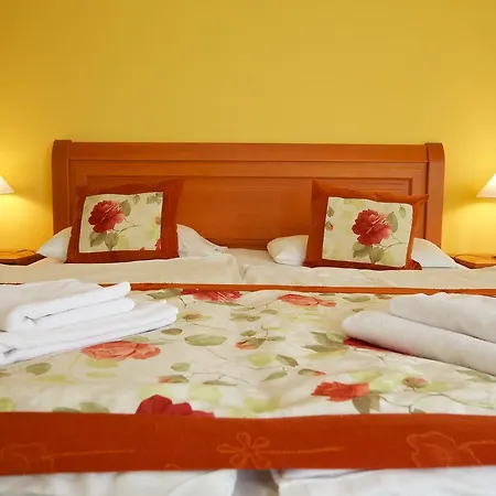 Jarja Hotel 3*