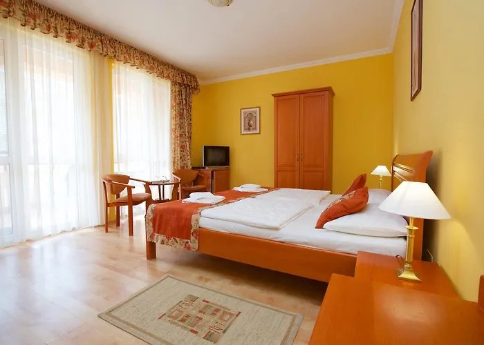 Jarja Hotel 3*